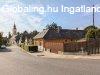 Balatonkenese k�zpontj�ban csal�di h�z elad�!