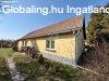 Elad� csal�di h�z V�charty�n, 	K�zs�g