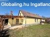 Elad� csal�di h�z V�charty�n, 	K�zs�g