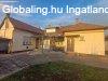 Elad� csal�di h�z Baja, 	Aldi, Spar k�zel�ben