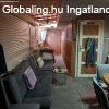 Elad� csal�di h�z J�szkis�ren