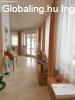 Elad� csal�di h�z B�h�nye, 	Telep�l�s sz�le