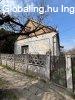 Elad� csal�di h�z Mocsa, 	Kis utca