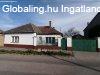 Elad� 175.00 nm-es Fel�j�tand� Csal�di h�z Kecel Liget k�rny