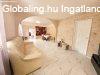 Elad� 100.00 nm-es Fel�j�tott Csal�di h�z �jpetre