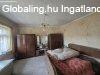 Elad� B�tonytereny�n egy fel�j�tand� csal�dih�z