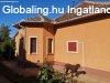 Elad� 120.00 nm-es Fel�j�tott Csal�di h�z Geszt