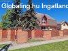 K�l�nleges csaldi h�z elad� Kengyelen!