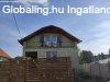 Elad� csal�di h�z, Farmos