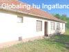 Elad� 70.00 nm-es Fel�j�tand� Csal�di h�z Kun�gota
