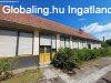Elad� csal�di h�z Vask�t, 	Faluk�zponthoz k�zel